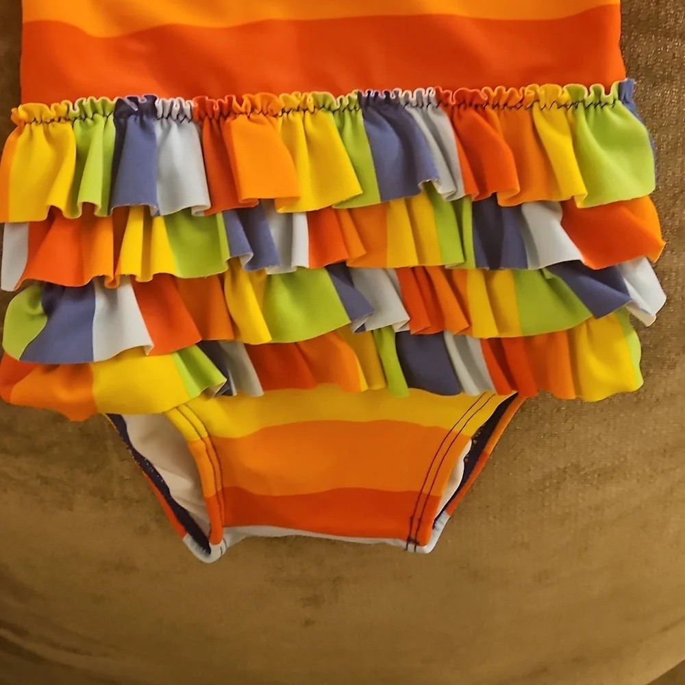 Swimsuit - Picture 3 of 4